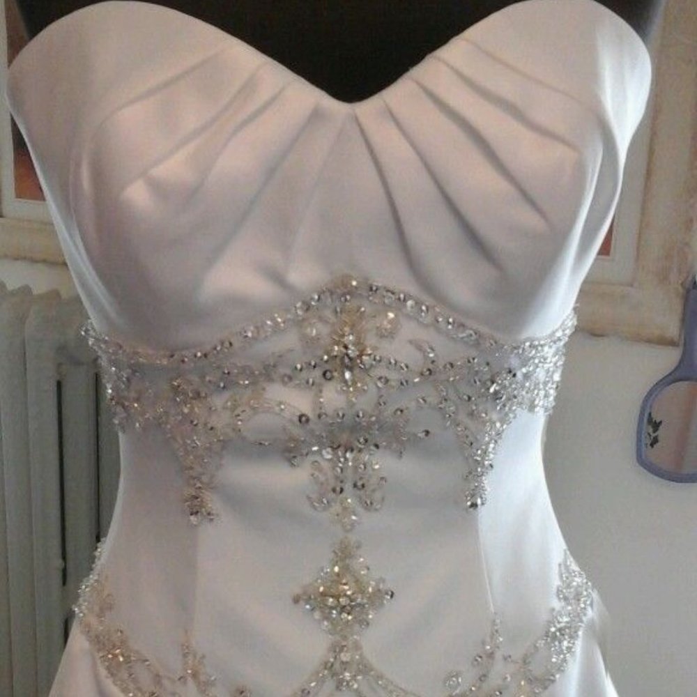 BRIDAL GOWN WHITE - Picture 4 of 7